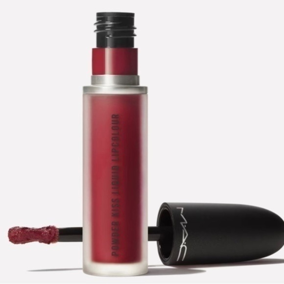 MAC POWDER KISS LIQUID LIPCOLOUR-Make Love to the Camera - Picture 2 of 6
